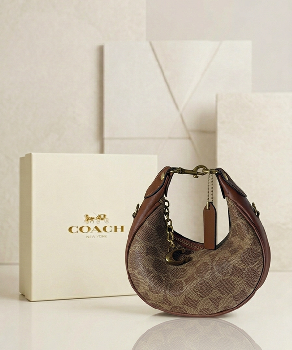 The Jonie Crescent – Signature Canvas Edition